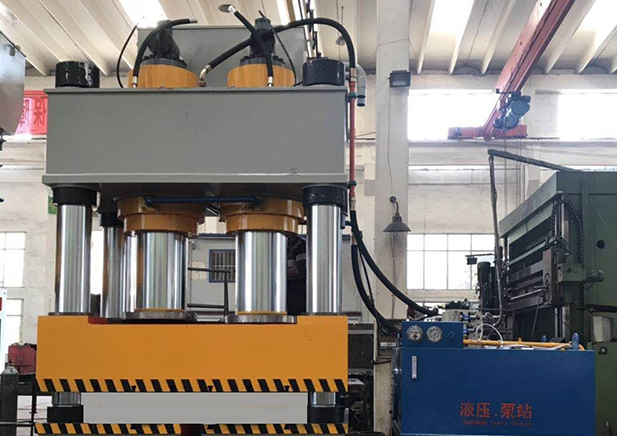 Plastic pallet welding machine