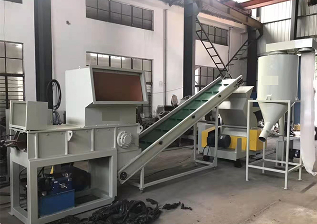 Plastic Pallet Crushing and Shredding Machine